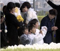 Relatives mark 6th anniversary of CAL crash in Nagoya